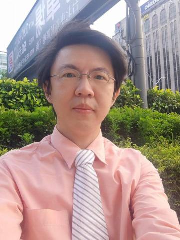 提供台中學泰語服務的專家李先生