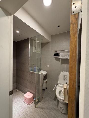 周昆興 - 浴室排風機開孔並安裝工程（前）