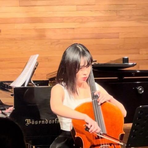 提供大提琴服務的專家Mag Liao