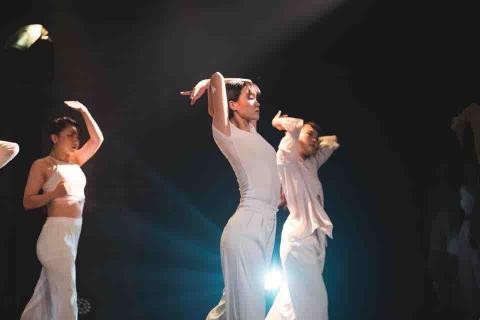 Nana老師 爵士/KPOP/墊上器械皮拉提斯一對一專業戶 - 路上展演