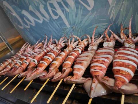 貳零零参串燒餐車 - 魷魚自由 新鮮又大隻