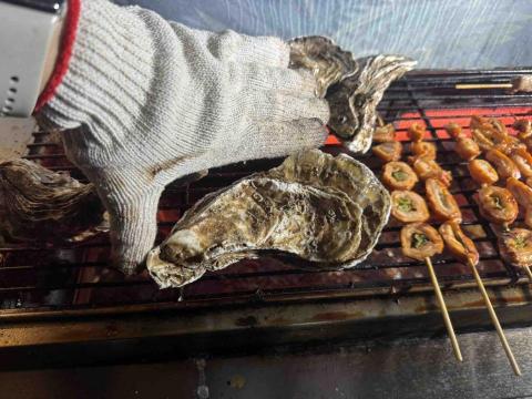 貳零零参串燒餐車 - 新鮮的蚵仔大顆到不行超好吃