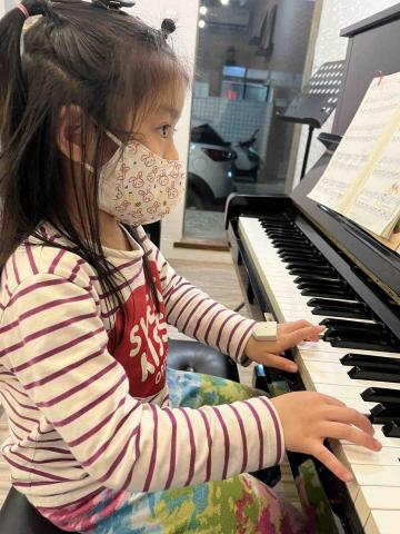 黃老師 長笛🪈鋼琴🎹演奏教學 - 