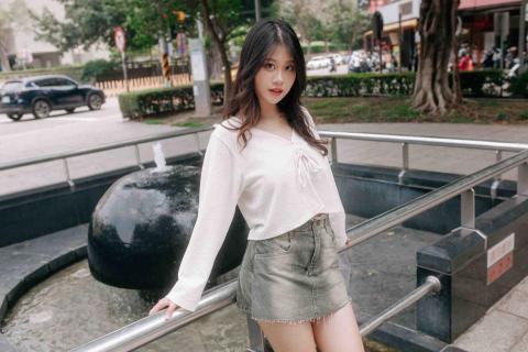 提供作文家教台中服務的專家黃偉茹