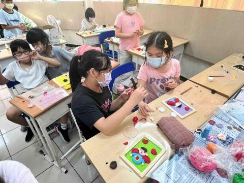 莉莉安Lilian - 父親節黏土手作課程-感恩爸爸創意立体畫框