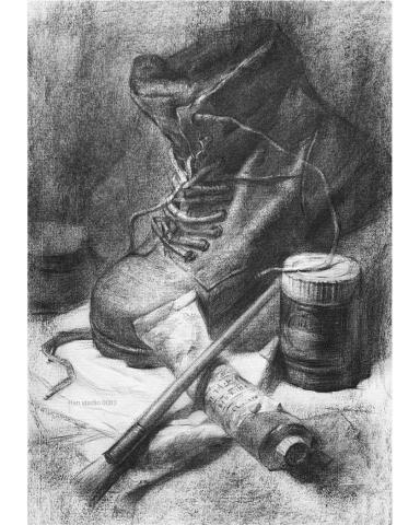 Han studio  邱柏翰 - 靴子炭筆靜物組習作

認識物體結構可以幫助我們在塑造體感時，更容易表現出立體感

如果想學習如何畫出形狀及搞懂上色的方法，歡迎洽詢