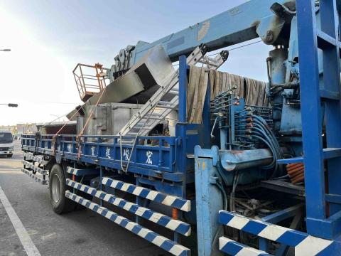 宏峻起重工程行 - 嘉義縣客戶 風管載運✅ 