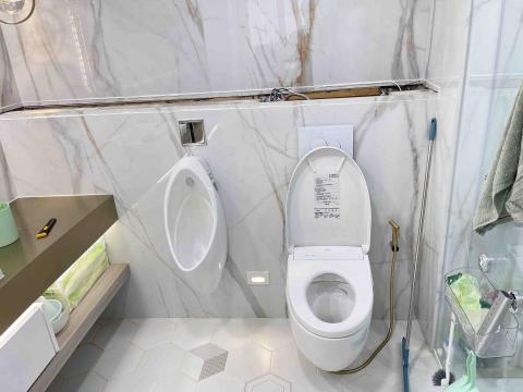 印象水電空調工程行 - 安裝TOTO馬桶小便斗 印象水電空調工程行 - 安裝TOTO馬桶小便斗