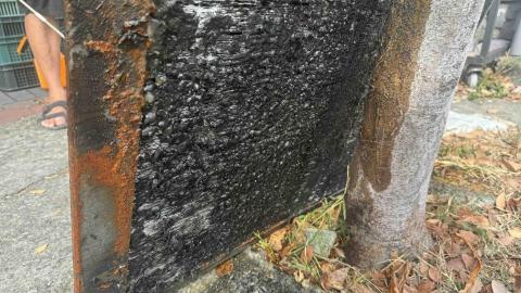 奇恩空調家電工程行 - 商用立式冷氣清洗保養 滿滿的污垢 空氣無法熱交換