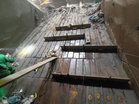 龍胤元 - 焚化爐腳路