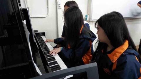 李宛芯 - 鋼琴檢定練習