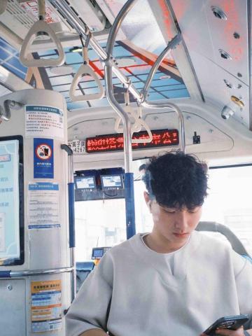 提供學測數b服務的專家洪詩林