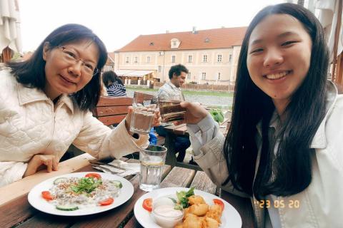 陳蓉 - 帶媽媽到歐洲自助旅遊（捷克、奧地利、愛沙尼亞、芬蘭）