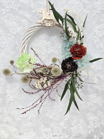 貝拉公主花藝 - 法式永生草花白柳藤圈 