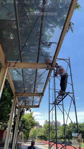 三甲園藝景觀有限公司 - 修復破損遮雨棚