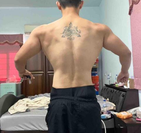 hunter - 未開始減脂的樣子（背面