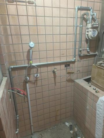 洪興鵬 - 瓦斯管更換（表後），完工後試壓無漏。