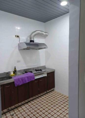 J&V 油漆工程行 - 廚房磁磚改色