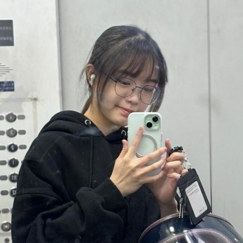 提供momo壽喜燒訂位服務的專家劉炘宜