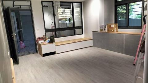 翁薈淳 - 客廳收納櫃內外除塵、地面除膠與掃、拖後。