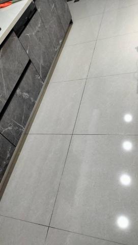 翁薈淳 - 廚房地面除膠、掃、拖、乾擦後。
