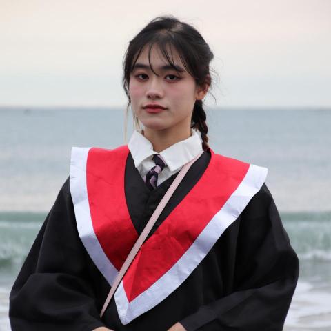 提供奧數教程服務的專家彤彤