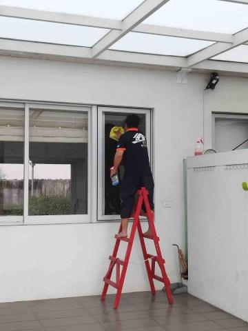 慈恩專業清潔 - 慈恩專業清潔

今日案場說明：橋頭地區大掃除

1️⃣居家清潔（長期定點清潔）
2️⃣分租清潔
3️⃣退租清潔
4️⃣交屋清潔
5️⃣空屋清潔
6️⃣重點區域清潔（如：廚房 浴室 臥室）
7️⃣大樓清洗水塔以及公寓清洗水塔
8️⃣水塔清洗
9️⃣浴室洗除垢清洗
?廚房油汙清洗
1️⃣1️⃣水冷空调水塔清潔
1️⃣2️⃣5~15灑水車出租、工程用水、
園藝澆花、道路清洗、抑制揚塵、自來水運送
1️⃣3️⃣消毒除蟲
1️⃣4️⃣清運清潔
1️⃣5️⃣ 窗型及分離式冷氣清洗
1️⃣7️⃣高樓外牆蜘蛛人清洗
1️