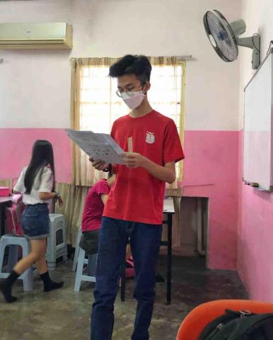 葉漢揚 - 在安親補習中心教書的照片