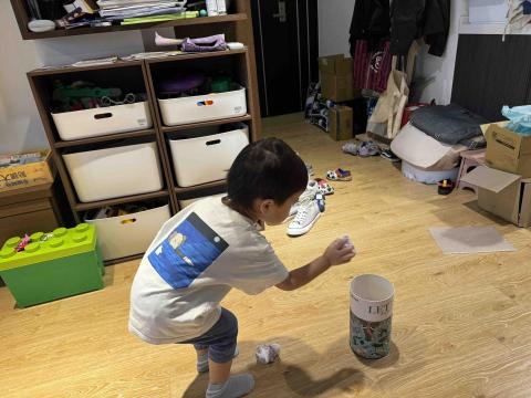啾啾家教 - 投紙球練習