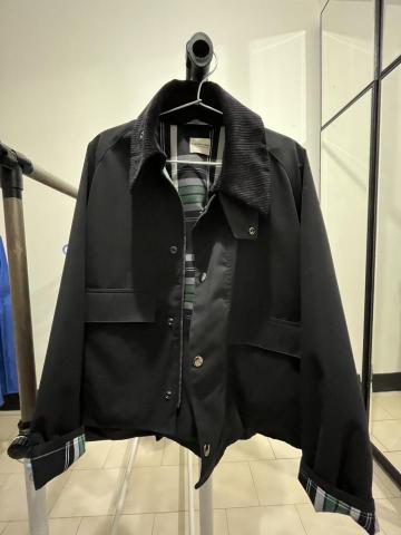 婕崴 - 自創品牌設計