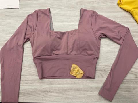 婕崴 - 併縫車縫瑜珈上衣