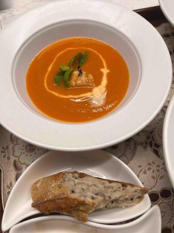 Jade’s kicthen（潔德作菜） - 蔬菜冷湯佐歐式麵包