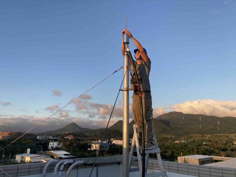 百步企業社 - 恆春海巡避雷針更新