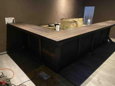 漁檜木作+日式原木裝潢 - 紫檀染色吧台+詩曼特藝術塗料牆面