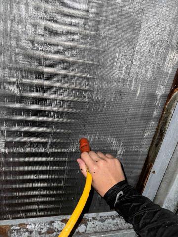 何品家 - 空調箱鰭片清洗