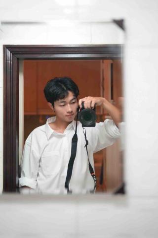 提供舞會禮服服務的專家林易頡