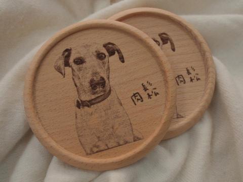 Jas - 客製化杯墊

木製杯墊尺寸：
內圓直徑7.3cm