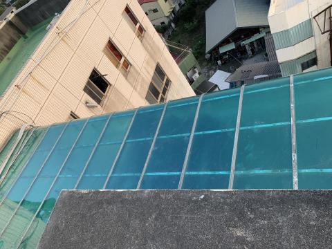 永全鐵工 - 台泥品牌PC板 3.0 ，十年保固