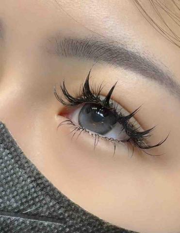 NaNa美睫美甲 - 「小漫畫」
?&zwj;♀️要記得擦睫毛雨衣 

?「不是每個眼型都可以」?
⚜️限雙眼皮
⚜️原生睫毛濃密（原住民）
⚜️只接「耐」躺得住的
⚠️一定要搭配「睫毛雨衣」
⚠️一定要搭配「睫毛雨衣」
⚠️一定要搭配「睫毛雨衣」

?️保守派
?乖乖牌
?️追求自然感
保守派的仙女家人們～??
請不要因為嚐鮮輕易嘗試?
因為真的「會很誇張」???
??眼睛會❗️很❗️立❗️體❗️ ️

〰️〰️〰️〰️〰️〰️〰️〰️〰️〰️

?請加賴留言，諮詢後再預約
Line? ：0905966609
❌不接受電話預約（不擅