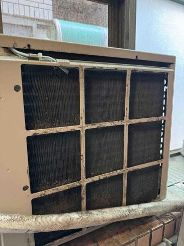 何品家 - 大金冷氣室外機清洗前