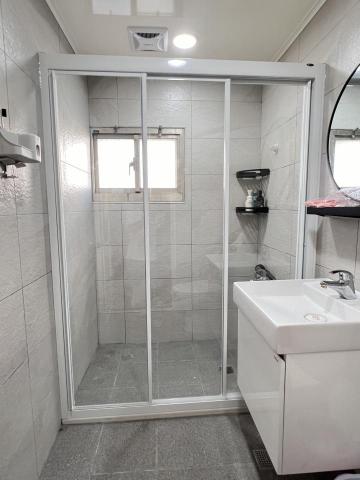 KAIDI凱帝淋浴門專家/乾濕分離 - ✅一字三拉款 
強化玻璃
白色框
磁吸式開關門更密合
鋁合金材質 堅固耐用 KAIDI凱帝淋浴門專家/乾濕分離 - ✅一字三拉款 
強化玻璃
白色框
磁吸式開關門更密合
鋁合金材質 堅固耐用