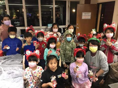 誠十創意 - 親子一起手作多肉磨石子盆栽,歡慶聖誕節 誠十創意 - 親子一起手作多肉磨石子盆栽,歡慶聖誕節