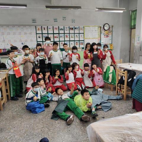 誠十創意 - 與心愛的作品大合照 誠十創意 - 與心愛的作品大合照