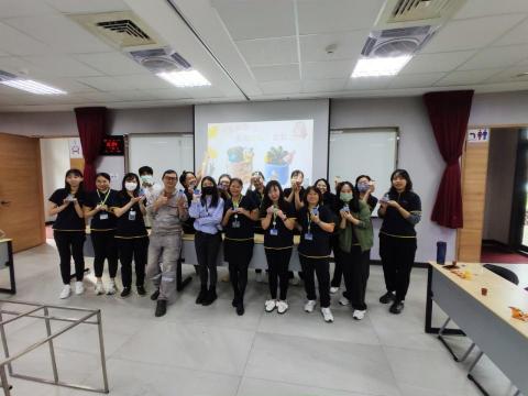 誠十創意 - 大家開心大合照 誠十創意 - 大家開心大合照