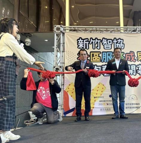 許小琦 - 新竹市智協陶藝展開幕剪綵主持