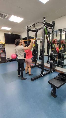 曾子瑜 - 教學客戶 槓鈴肩推
