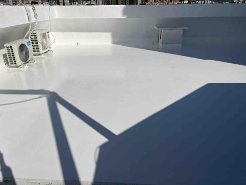 防水工程 - 隔熱霜施作完成