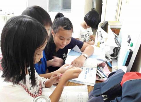 吳亭儀 - 教學中