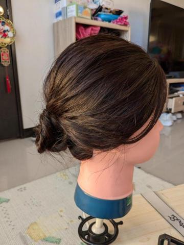 雯雯彩粧師 - 低髮髻魚骨編造型