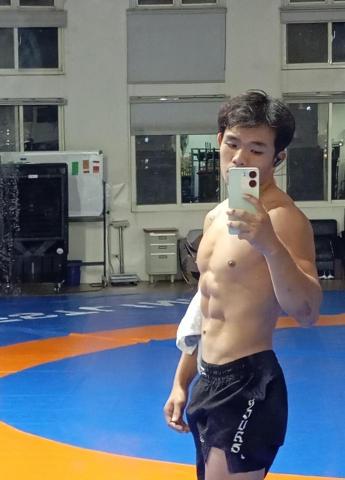 Harry  - 體態改變